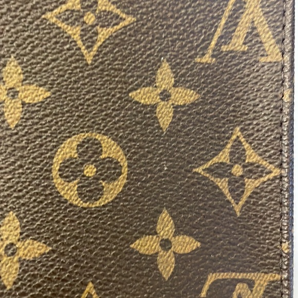 Louis Vuitton Toiletry 15 - Picture 5 of 10